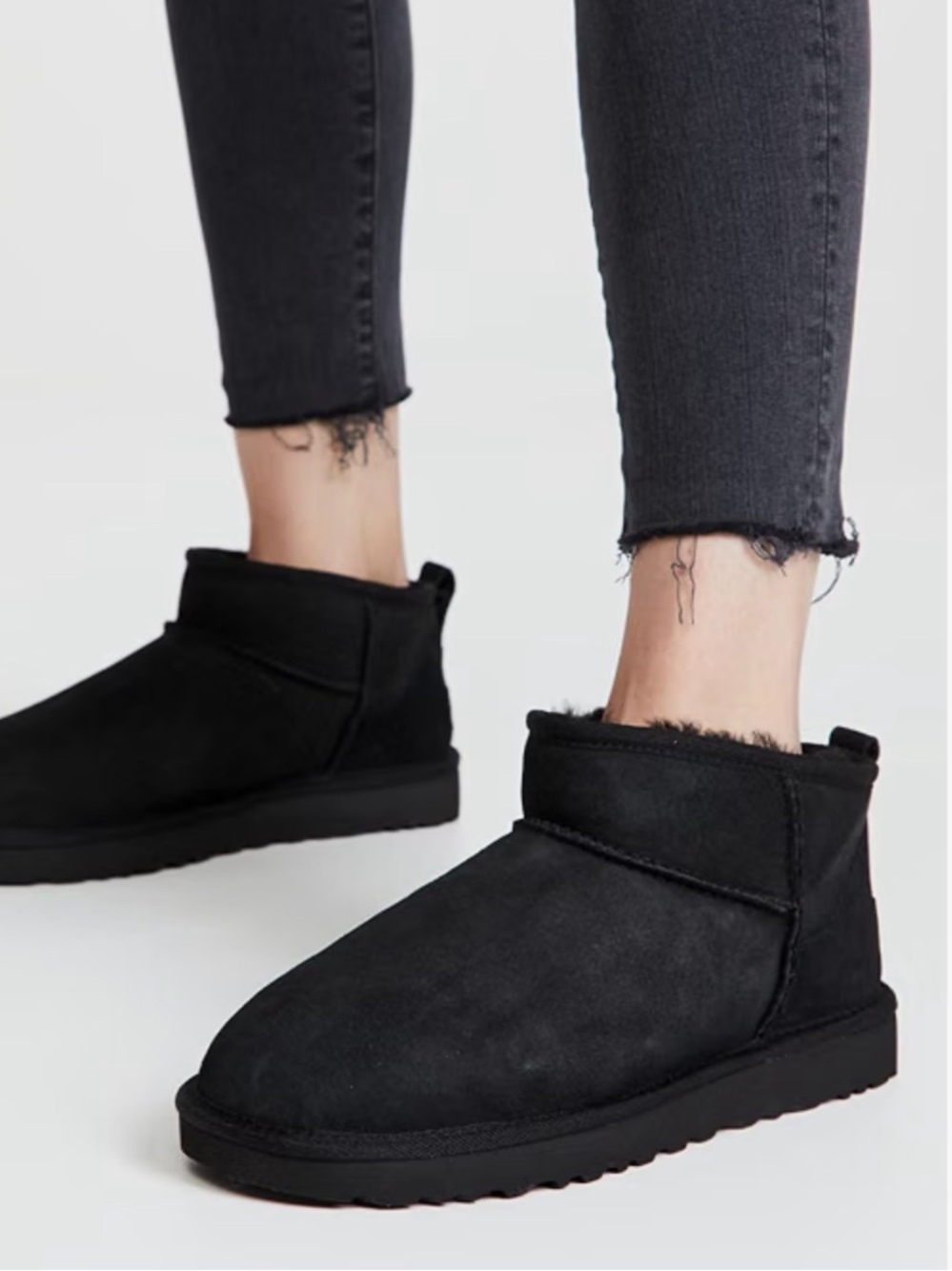 UGG NIB-Woman’s Classic Ultra Mini